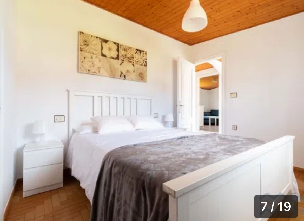 Dormitori de Casa o xalet de lloguer en Cangas  amb Calefacció, Jardí privat i Terrassa