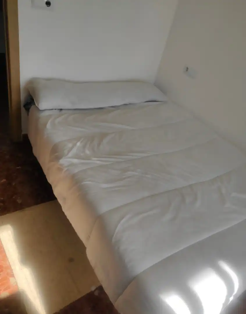 Habitación de Piso para compartir en Cullera con Aire acondicionado, Calefacción y Amueblado