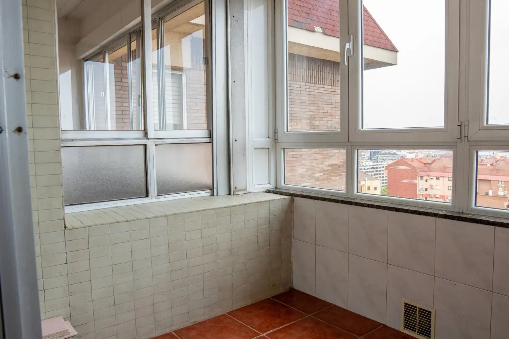 Terraza de Ático en venta en Avilés con Calefacción y Balcón