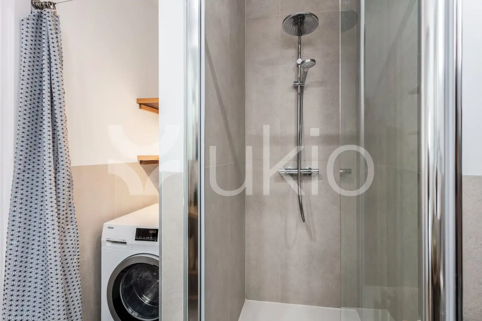 Bathroom of Flat for rent in Madrid  with Air Conditioner, Terrace and Furnished