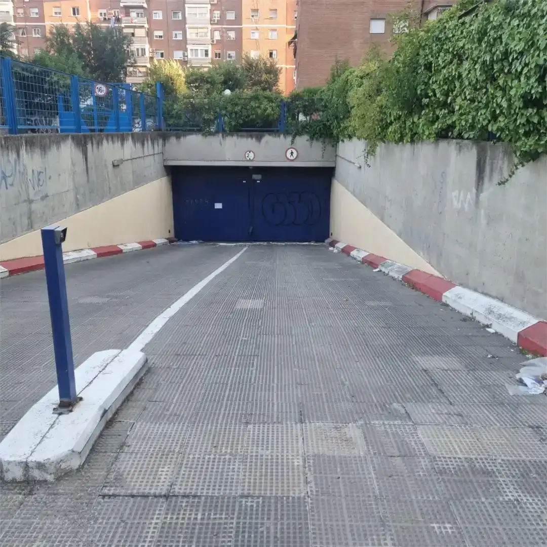 Parking of Garage for rent in Madrid
