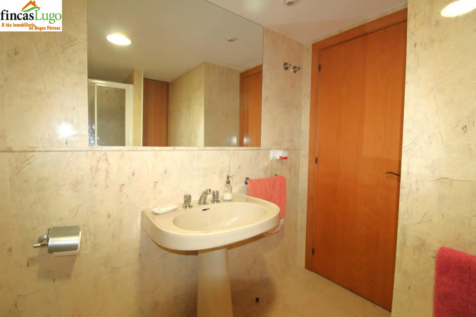 Baño de Casa o chalet en venta en Guntín con Calefacción, Jardín privado y Terraza
