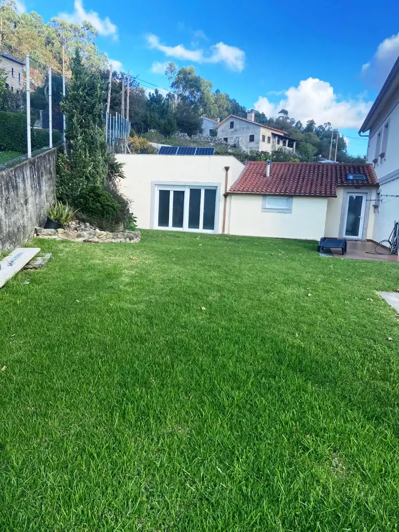 Jardí de Casa o xalet de lloguer en Cangas  amb Calefacció, Jardí privat i Terrassa