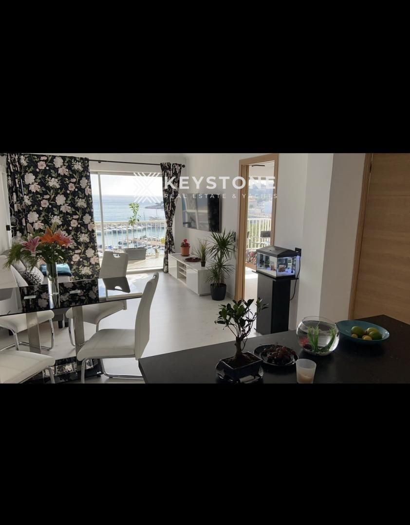 Sala d'estar de Pis de lloguer en  Palma de Mallorca amb Aire condicionat, Terrassa i Moblat