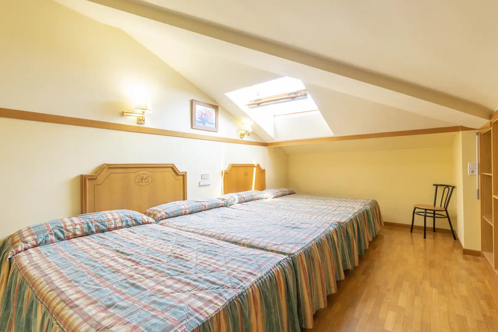 Habitación de Edificio en venta en Cavia