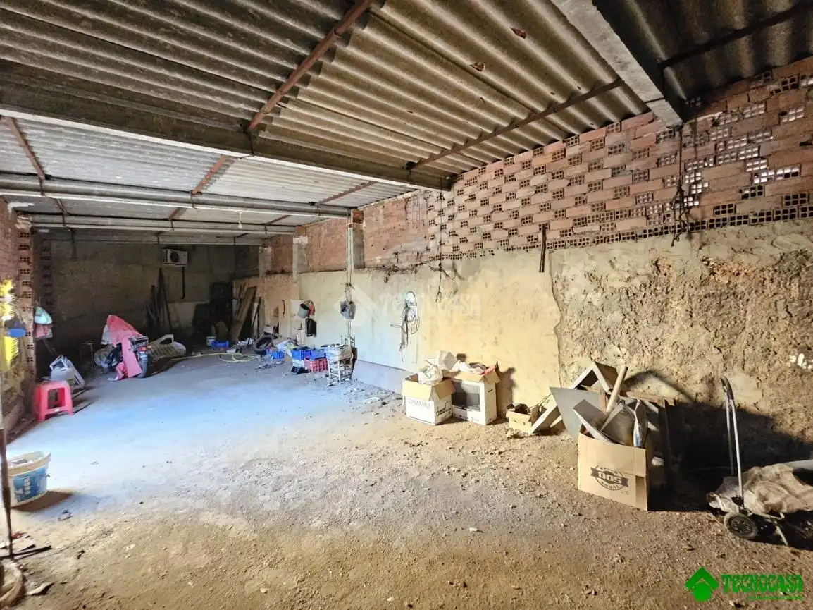 Casa adosada en venda en Balazote