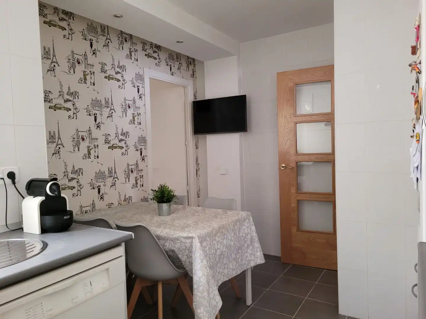 Kitchen of Flat for rent in  Madrid Capital  with Air Conditioner