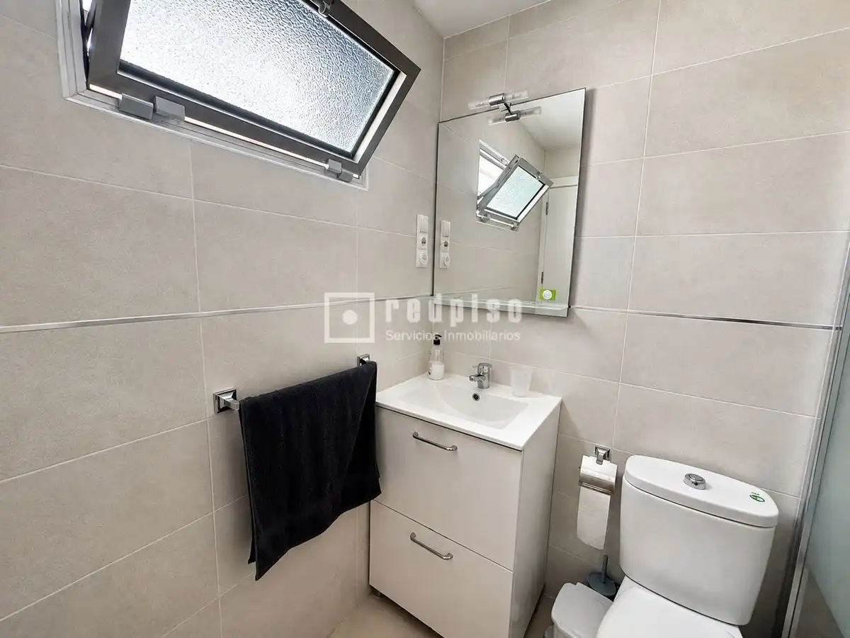 Bathroom of Flat for rent in Torremolinos  with Air Conditioner, Private garden and Swimming Pool