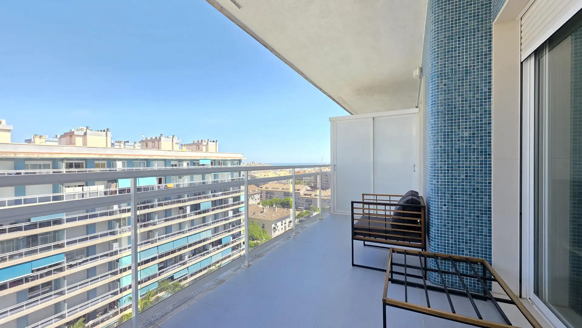 Terraza de Piso en venta en Gandia con Balcón y Piscina comunitaria