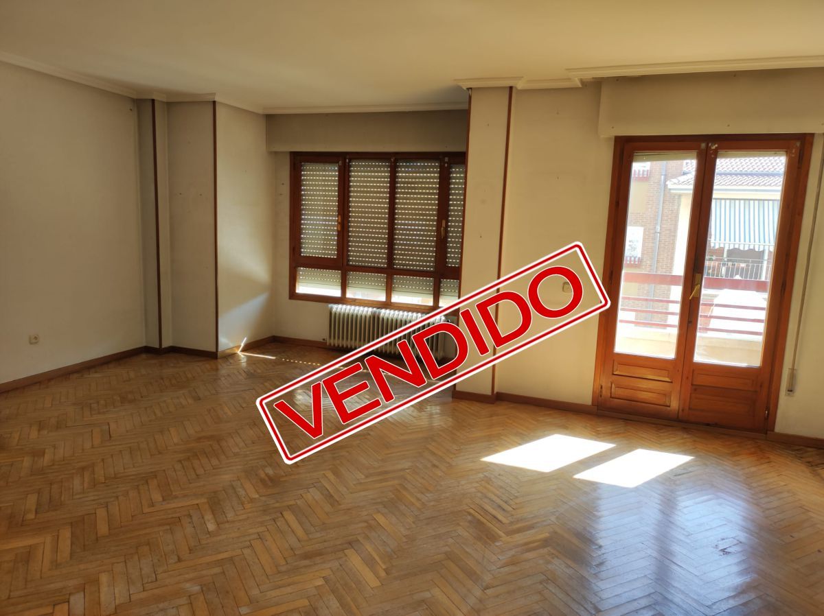 Dormitori de Pis en venda en Segovia Capital amb Calefacció, Parquet i Traster
