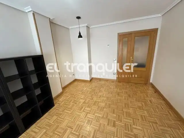 Habitación de Piso de alquiler en Parla con Aire acondicionado, Piscina y Amueblado
