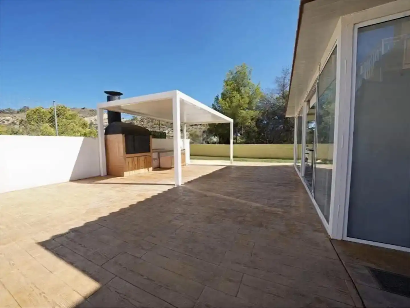 Terrassa de Casa o xalet en venda en El Campello amb Aire condicionat, Jardí privat i Traster