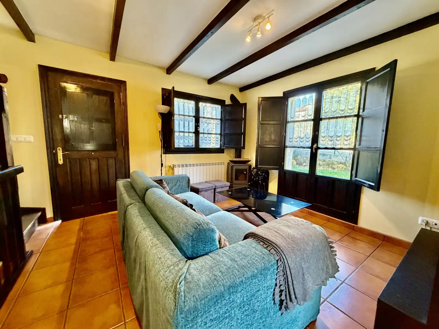 Living room of Detached homes for sale in Santillana del Mar  with Heating, Private garden and Furnished