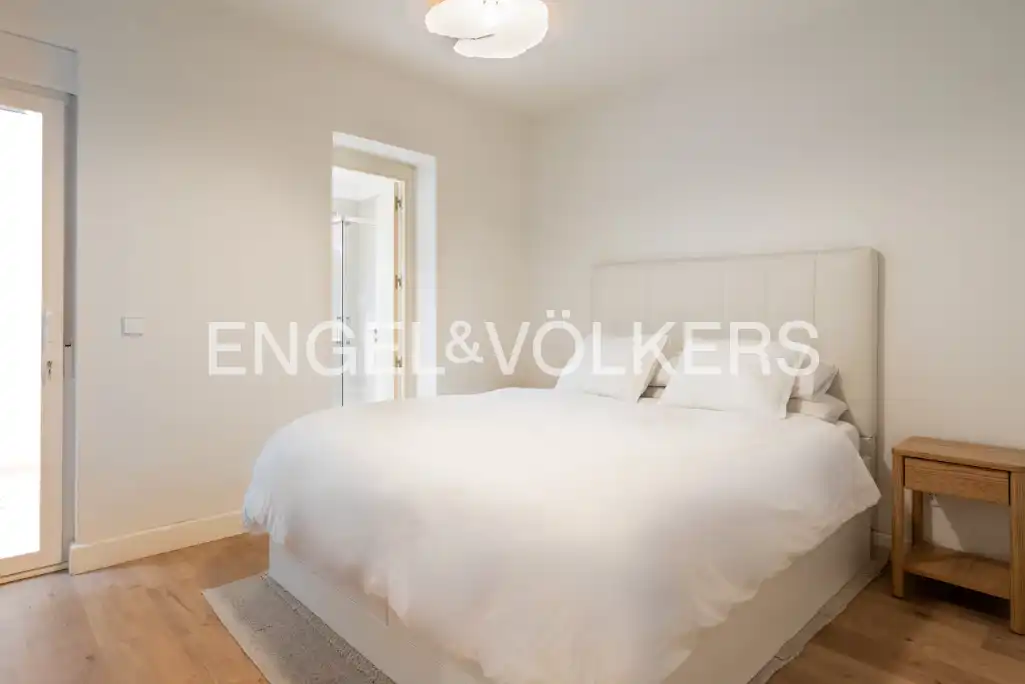 Bedroom of Flat for sale in Madrid  with Air Conditioner and Heating