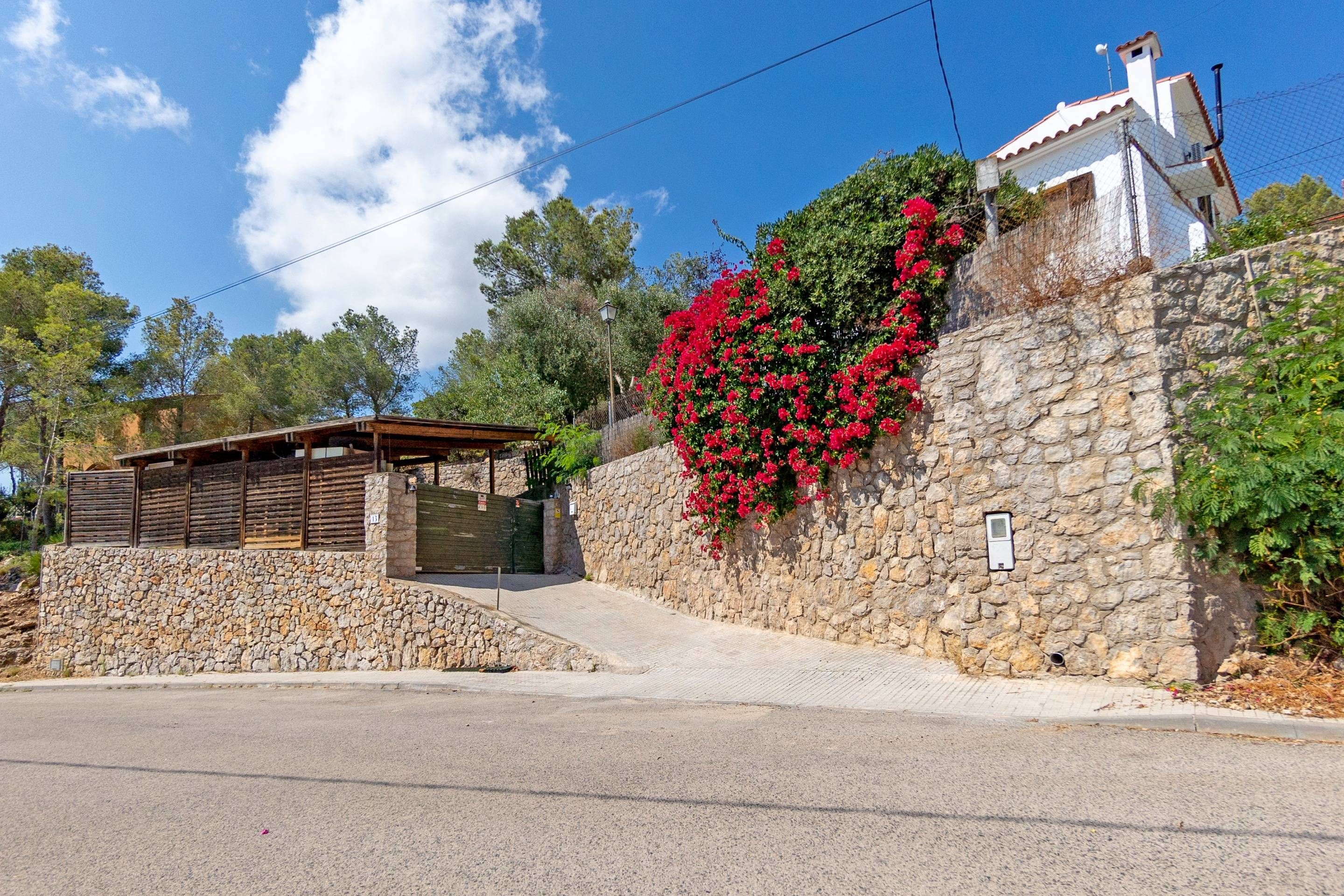 Vista exterior de Casa o xalet en venda en Olivella amb Aire condicionat, Calefacció i Jardí privat