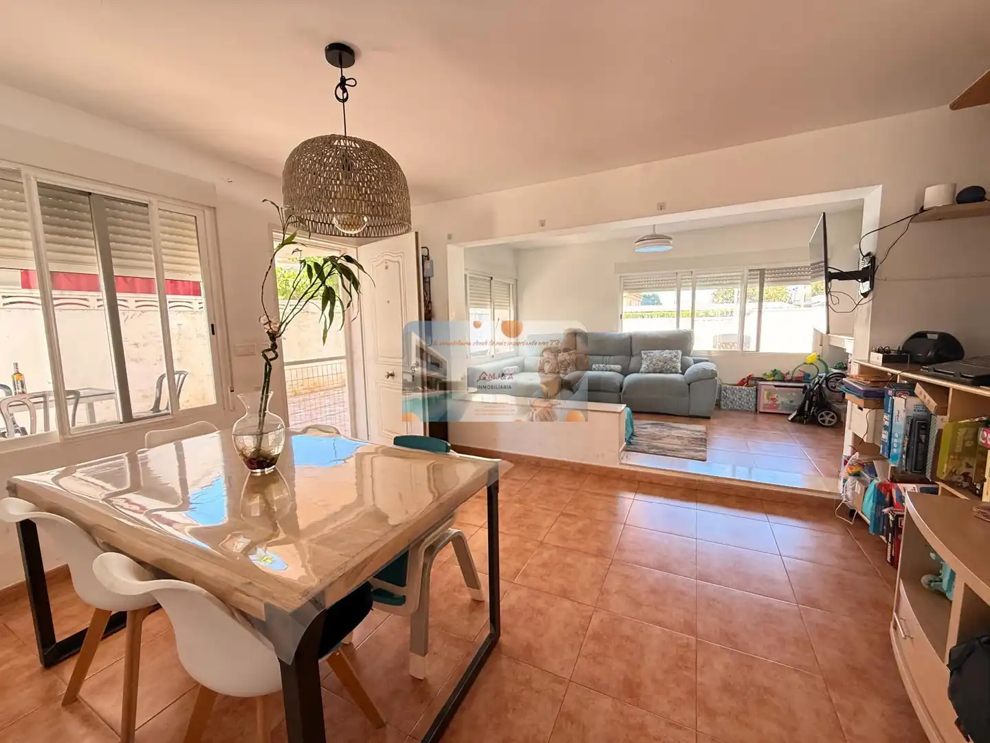 Wohnzimmer von Haus oder Chalet zum Verkauf in Benicasim / Benicàssim mit Klimaanlage, Heizung und Terrasse