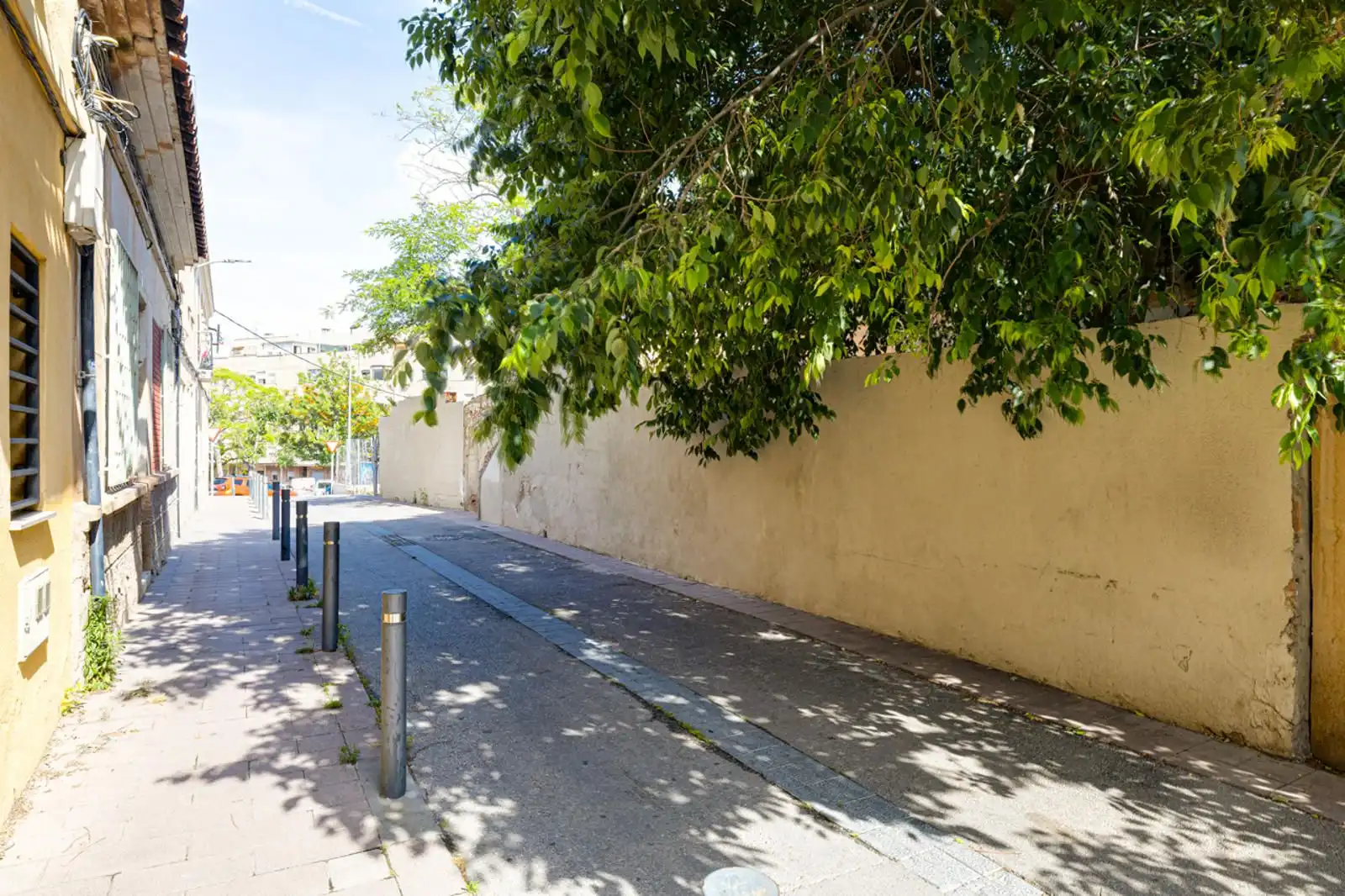 Vista exterior de Edificio en venta en Santa Coloma de Gramenet