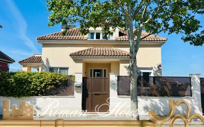 Vista exterior de Casa o xalet en venda en Aranjuez amb Aire condicionat, Calefacció i Jardí privat