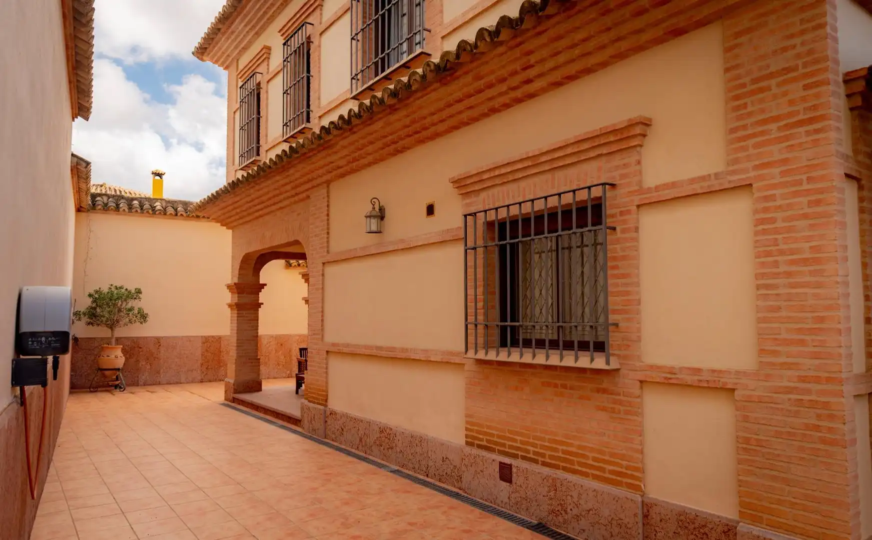 Vista exterior de Casa o xalet en venda en Antequera amb Aire condicionat, Terrassa i Traster