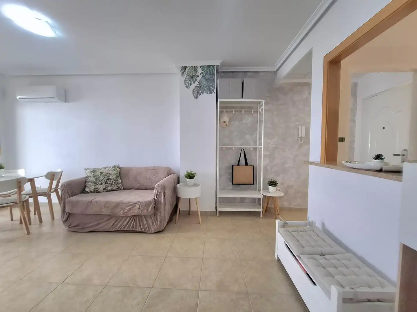 Sala de estar de Apartamento en venta en Oropesa del Mar / Orpesa con Aire acondicionado, Amueblado y Balcón