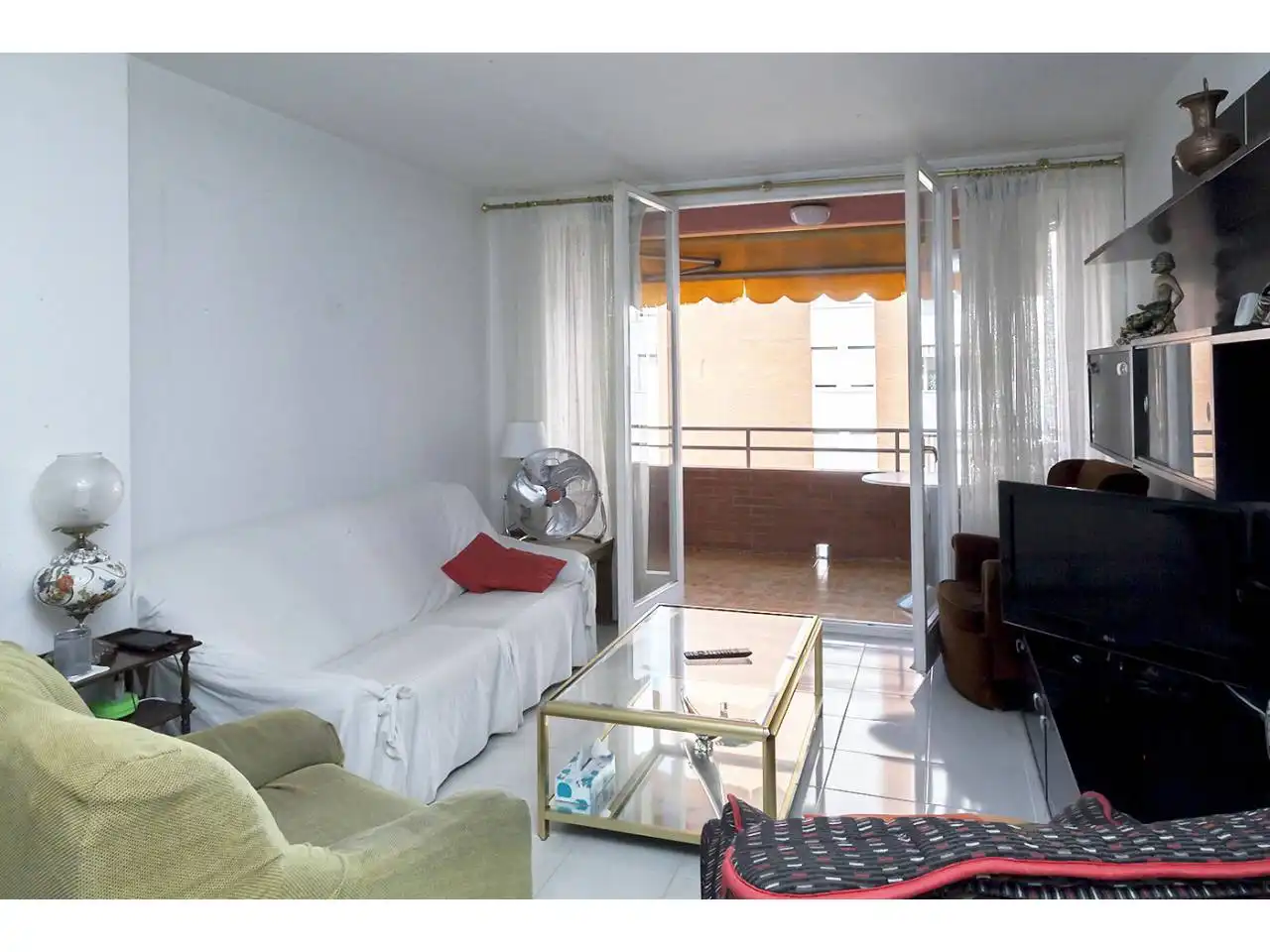 Sala de estar de Piso en venta en Sant Joan Despí con Calefacción y Terraza