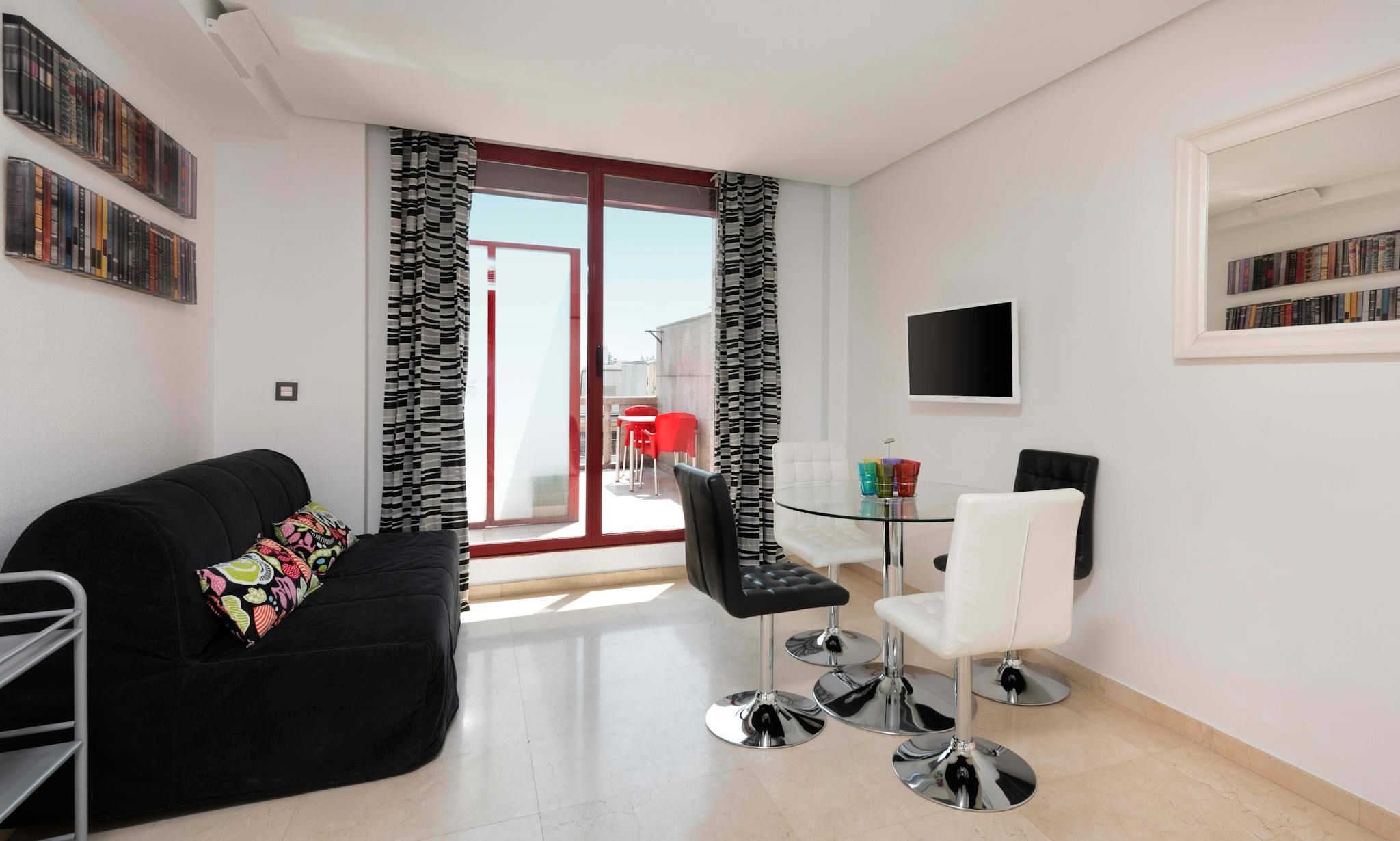 Living room of Flat to rent in  Madrid Capital  with Air Conditioner, Heating and Private garden