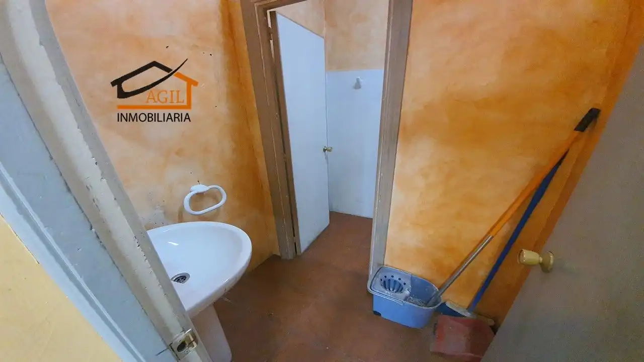 Baño de Local de alquiler en Leganés