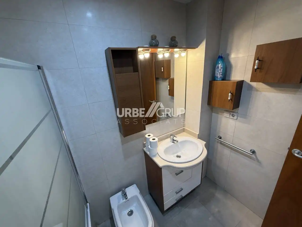 Baño de Piso de alquiler en Terrassa con Calefacción, Terraza y Amueblado