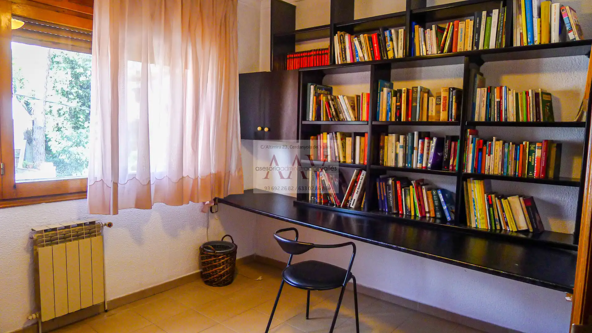 Sala de estar de Casa o chalet en venta en Cerdanyola del Vallès con Calefacción, Jardín privado y Terraza