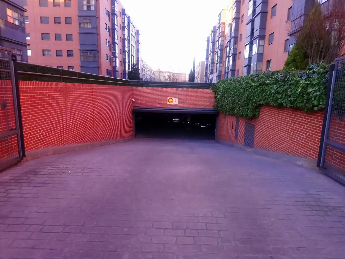 Garage zum Verkauf in Calle de Gutierre de Cetina, 100, Pueblo Nuevo