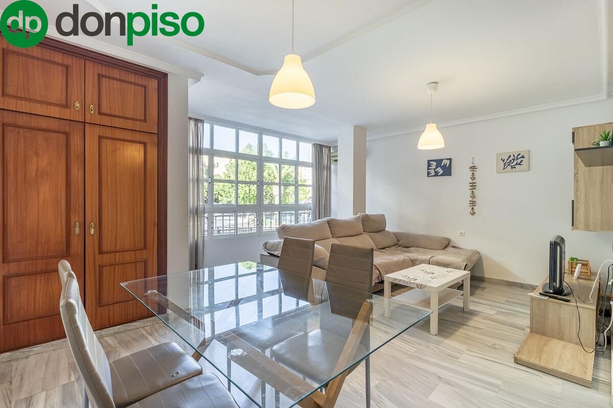 Vista exterior de Pis en venda en Motril amb Aire condicionat