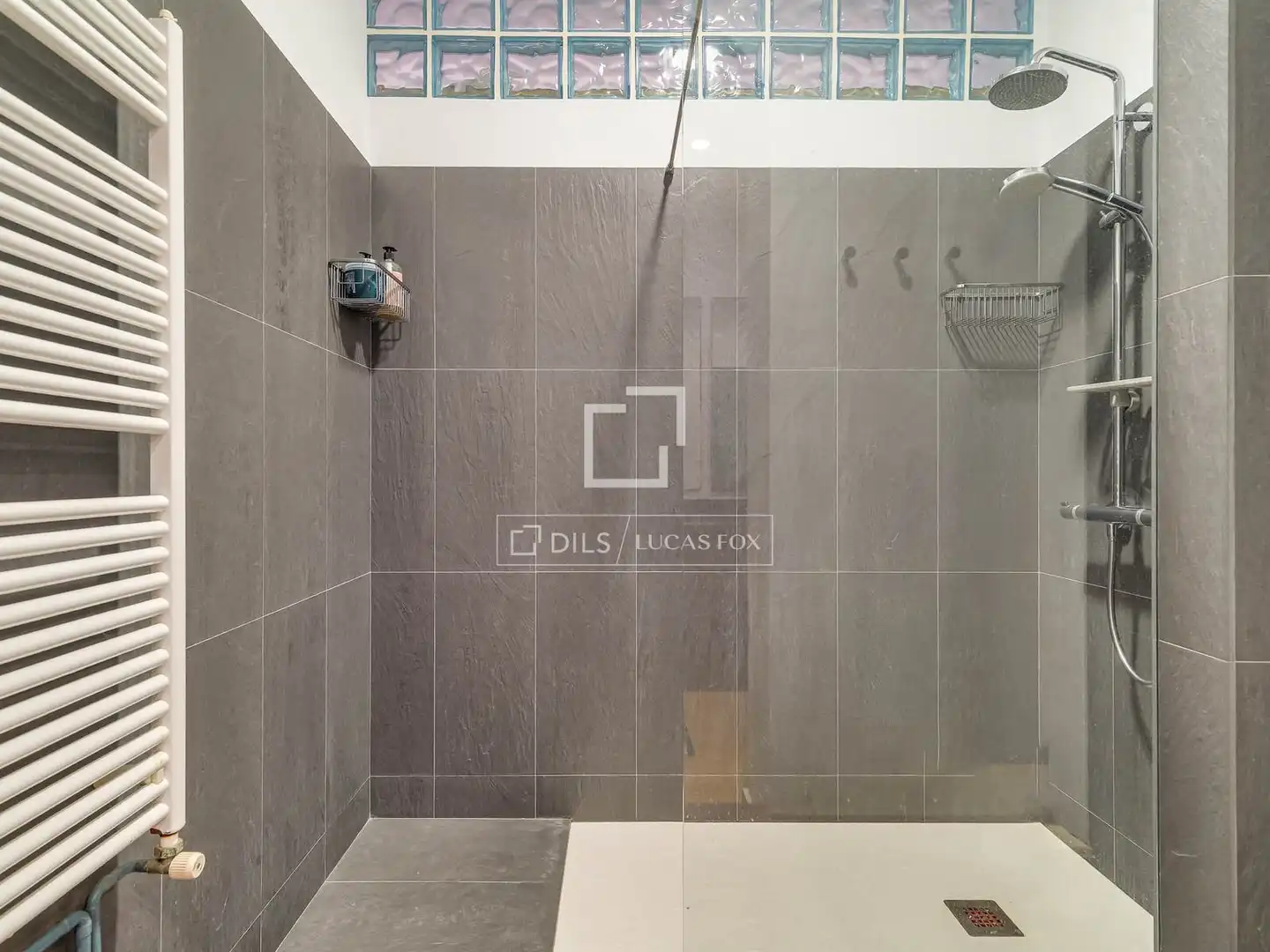 Baño de Piso en venta en Barcelona con Aire acondicionado, Calefacción y Terraza
