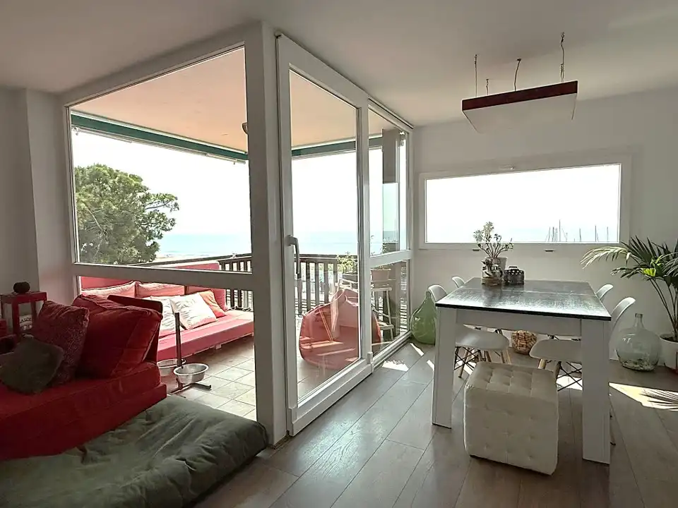 Wohnzimmer von Dachboden zum Verkauf in Sant Andreu de Llavaneres mit Klimaanlage, Heizung und Parkett