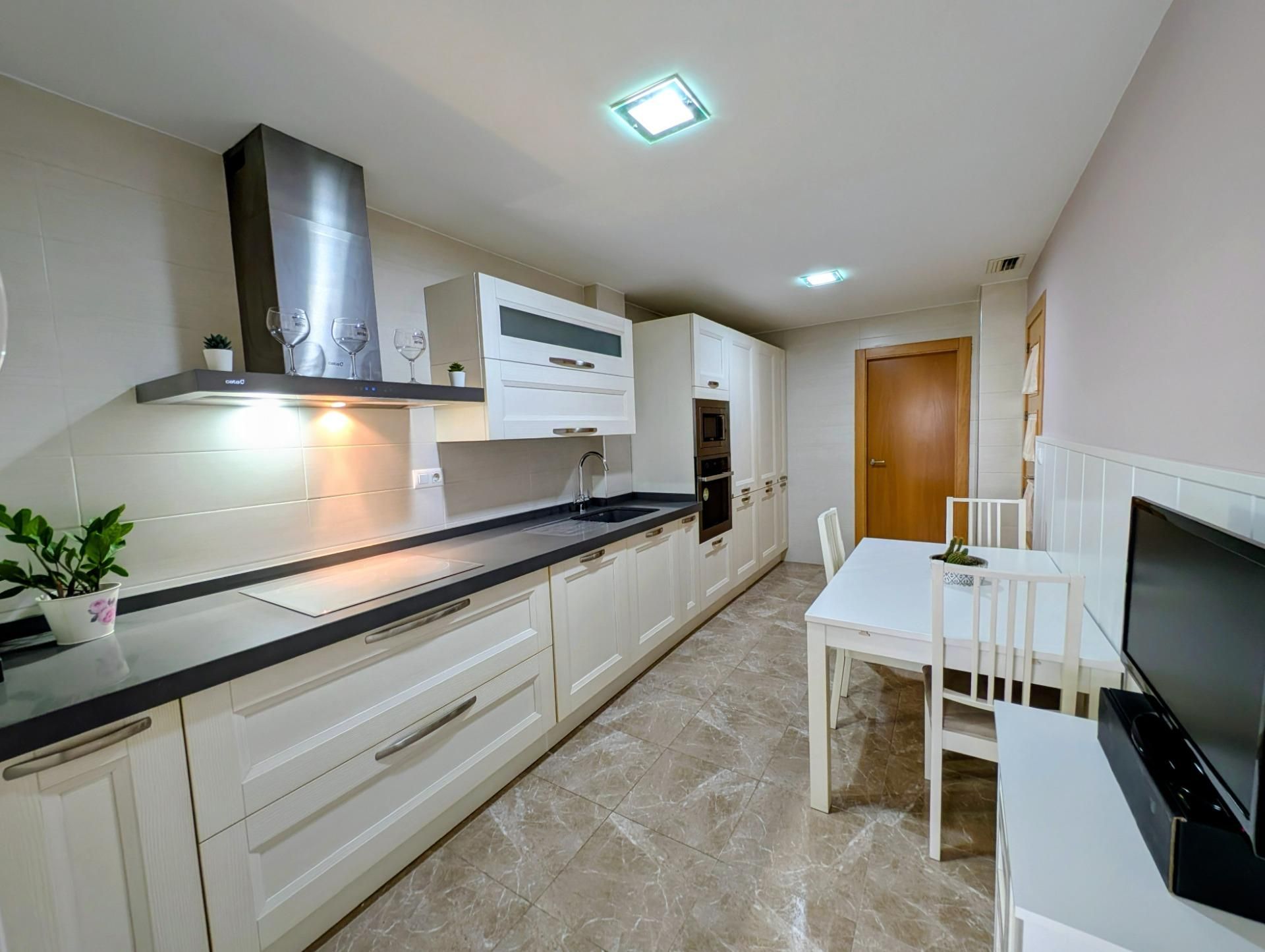 Kitchen of Flat for sale in Alhama de Murcia  with Air Conditioner, Storage room and Furnished