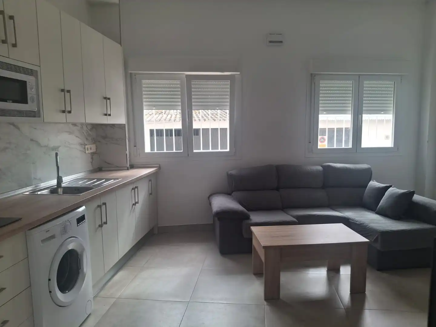 Sala d'estar de Pis de lloguer en Málaga Capital amb Aire condicionat, Moblat i Rentadora
