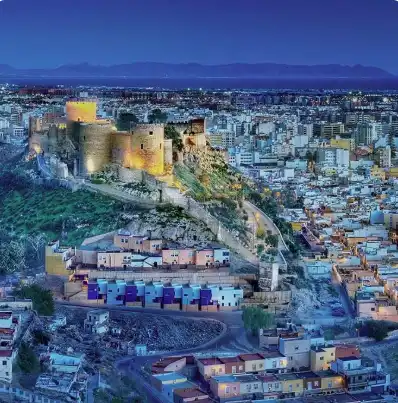 Vista exterior de Edifici en venda en Roquetas de Mar