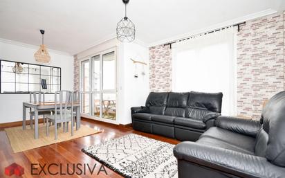 Living room of Flat for sale in Basauri   with Heating, Storage room and Balcony