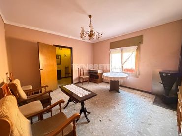 Casa aparellada en venda a Lillo