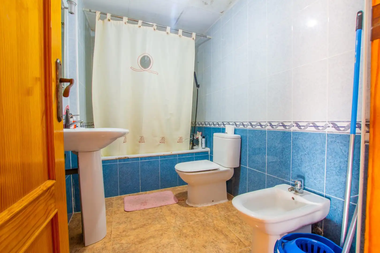 Bathroom of Flat for sale in Águilas  with Air Conditioner, Furnished and Balcony
