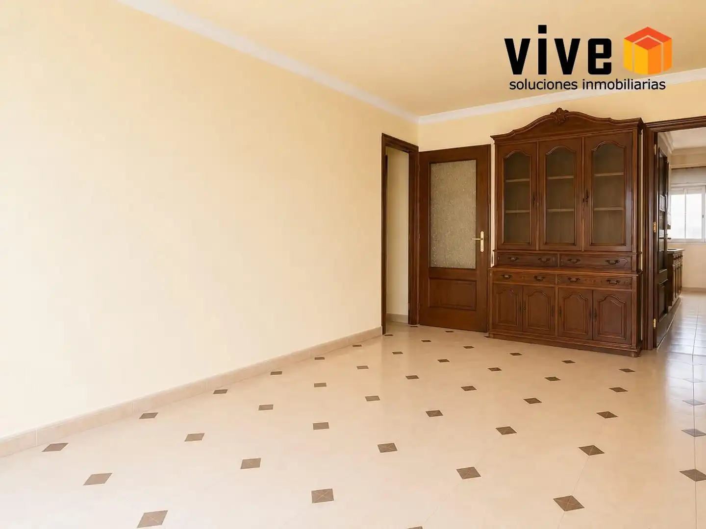 Living room of Flat for sale in Sevilla  with Air Conditioner, Terrace and Furnished