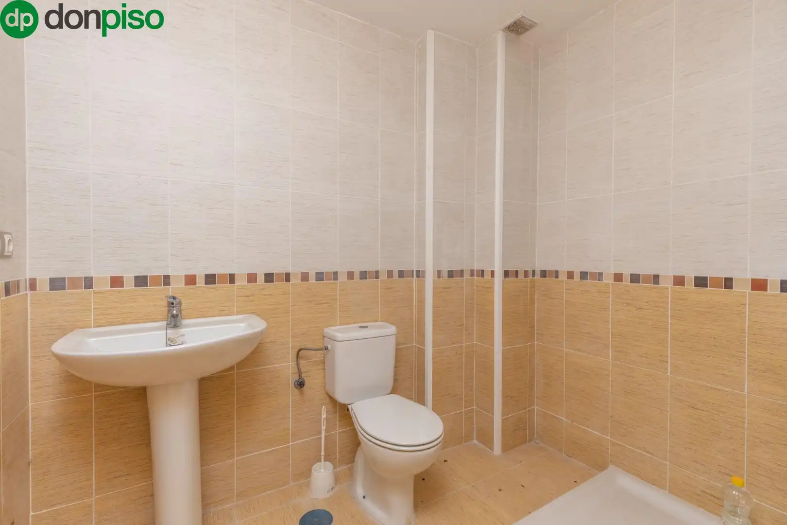 Badezimmer von Wohnung zum Verkauf in Güevéjar mit Balkon