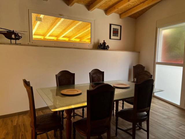 Casa-chalet en Alquiler en Brión