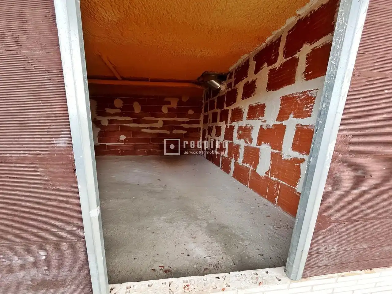 Local de alquiler en Alovera con Terraza
