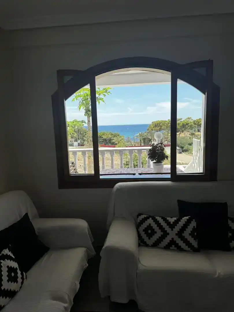 Sala d'estar de Casa o xalet de lloguer en Cartagena amb Aire condicionat, Jardí privat i Moblat