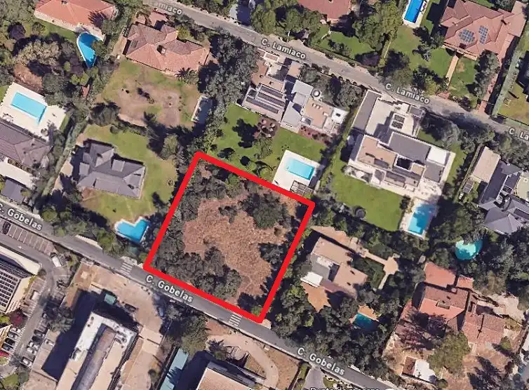 Terreno residencial en venta en Calle Gobelas 34