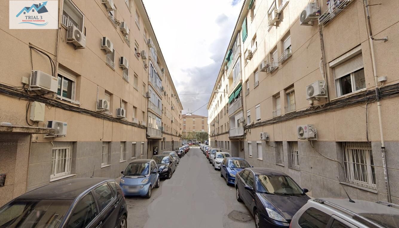 Piso en venta en Calle ESCUELA OFICIAL DE IDIOMA, El Ranero