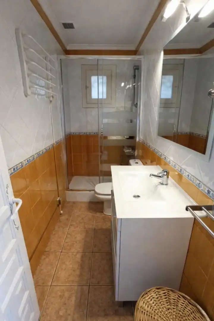 Bany de Casa o xalet en venda en Oliva amb Aire condicionat, Jardí privat i Terrassa