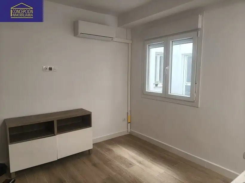 Schlafzimmer von Wohnung zur Miete in Córdoba mit Klimaanlage, Heizung und Parkett