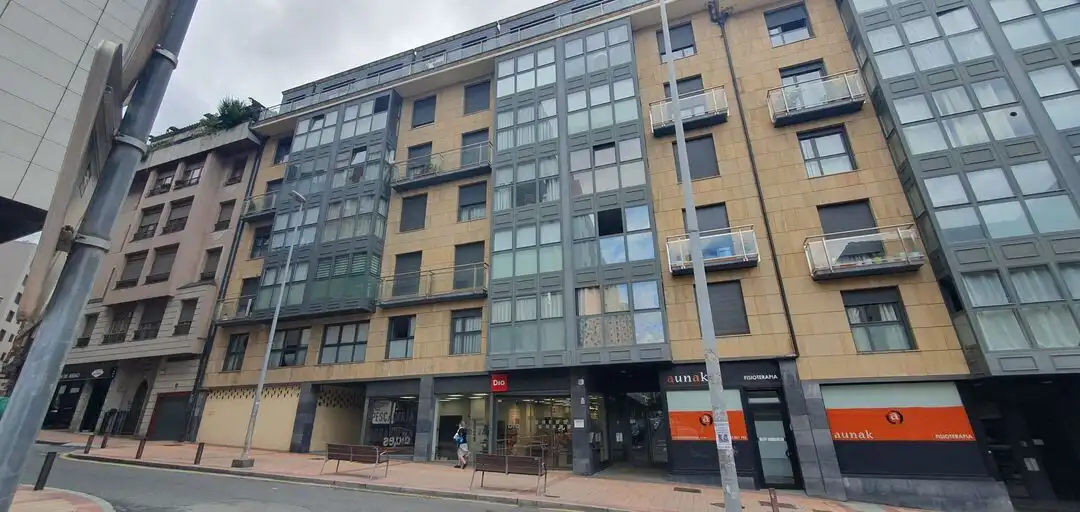 Flat with lift for sale in Bagatza - San Vicente