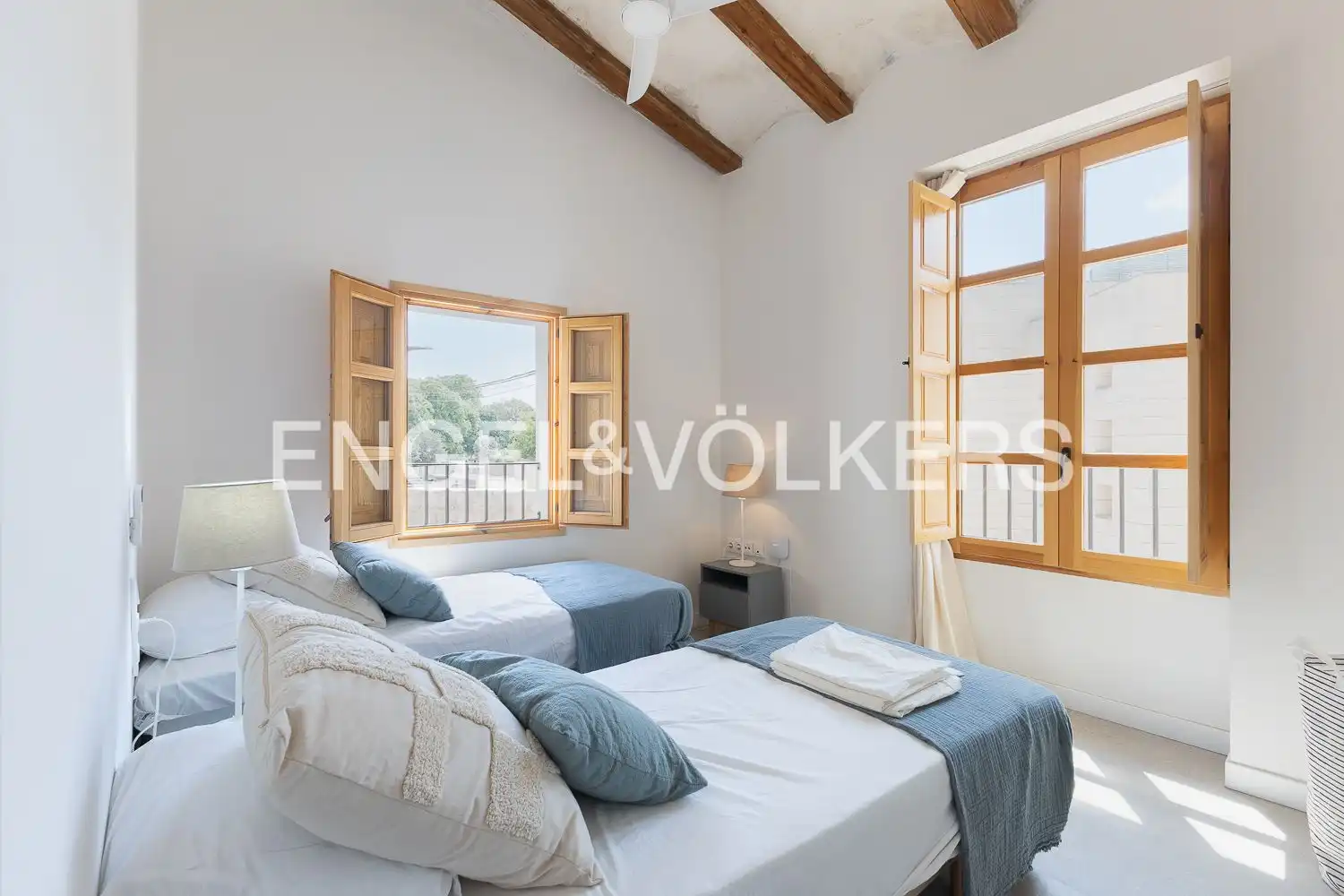 Schlafzimmer von Wohnung zur Miete in Valencia mit Klimaanlage, Heizung und Möbliert